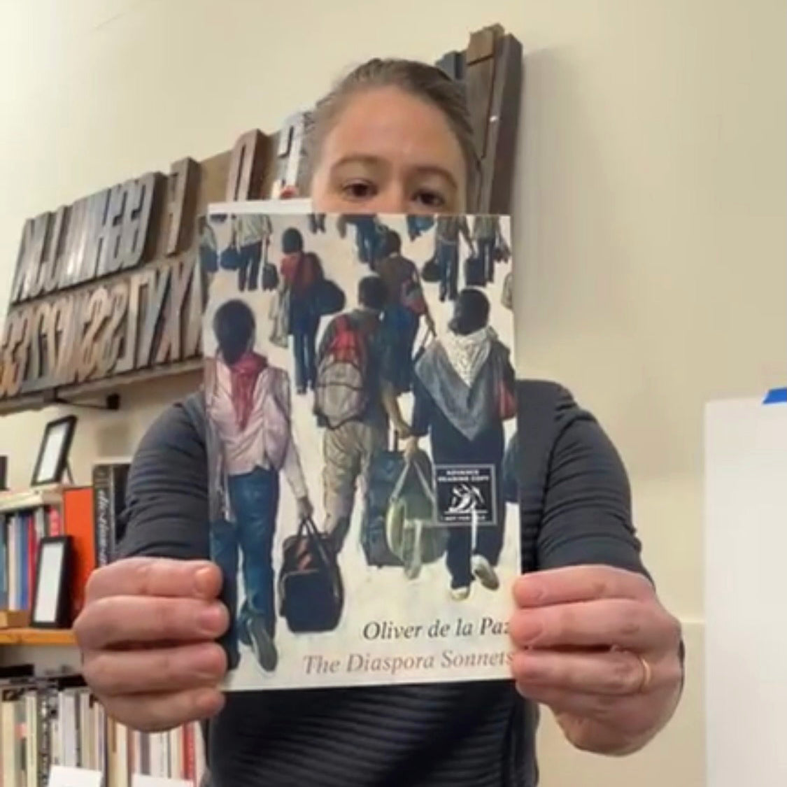 Reading “Diaspora Sonnet with Swifts Insisting on Their Accomodations” by Oliver de la Paz
